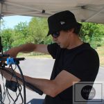 Sébastien DUCHER en plein tournage avec un gros plan sur sa caméra